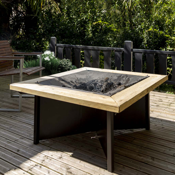 Brasero barbecue acier et bois