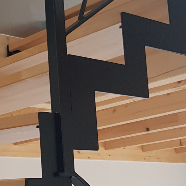 Escalier métal et bois – Garde corps métal aléatoire