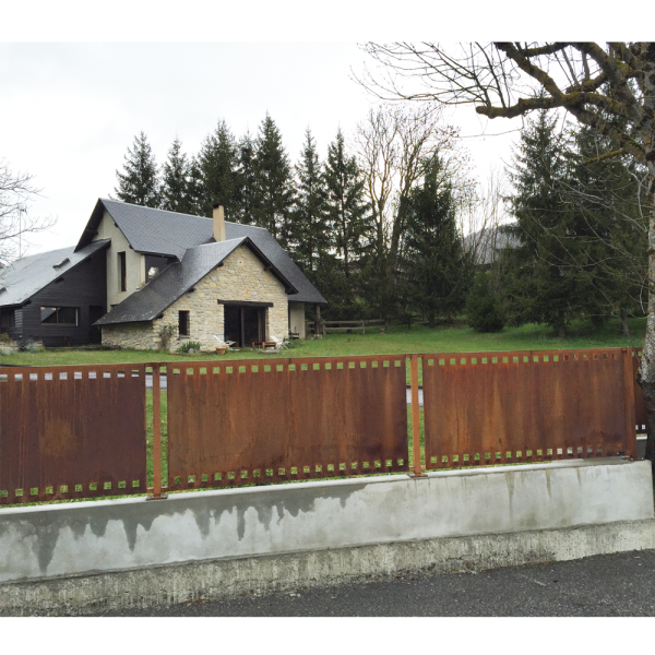 Garde corps métal rouillé