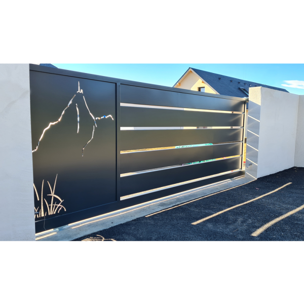 Portail coulissant découpé gris