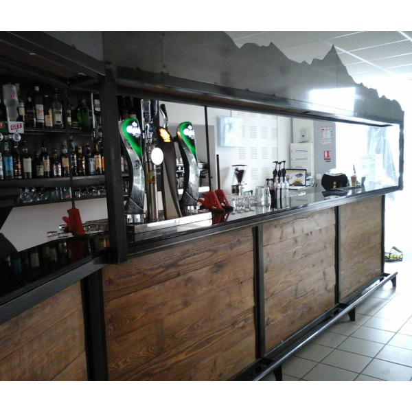 Structure de bar métal et bois